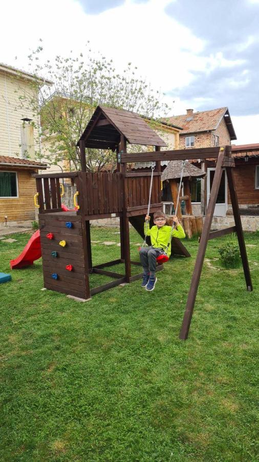 Triglav Edelweiss Guest House Pavel Banya Exterior photo
