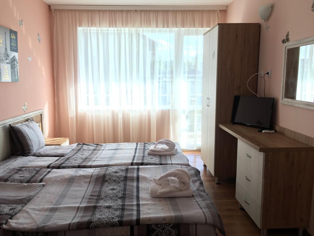 Triglav Edelweiss Guest House Pavel Banya Exterior photo